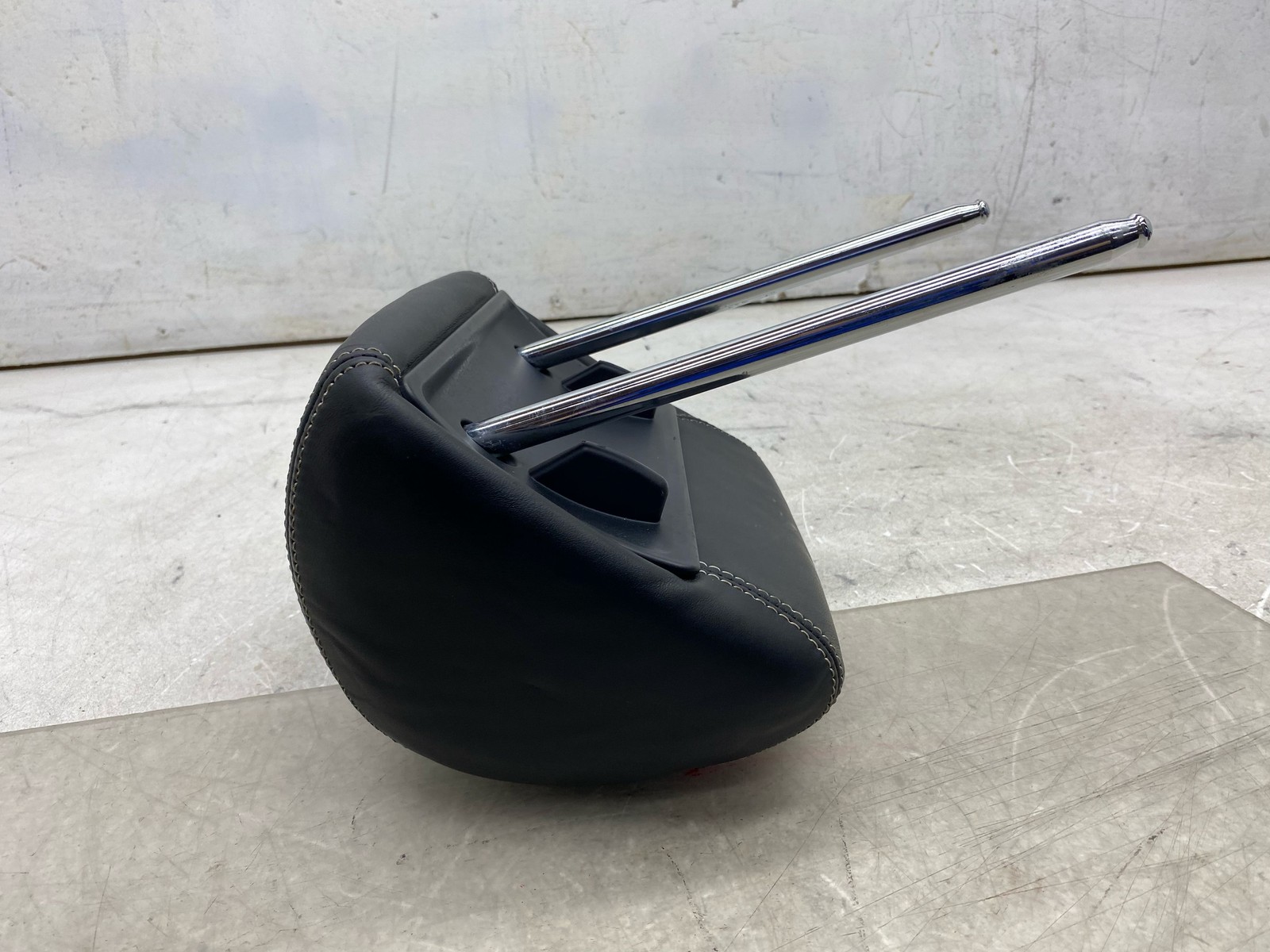 2006-2012 BENTLEY CONTINENTAL FLYING SPUR REAR OUTER HEADREST SET BLACK LEATHER