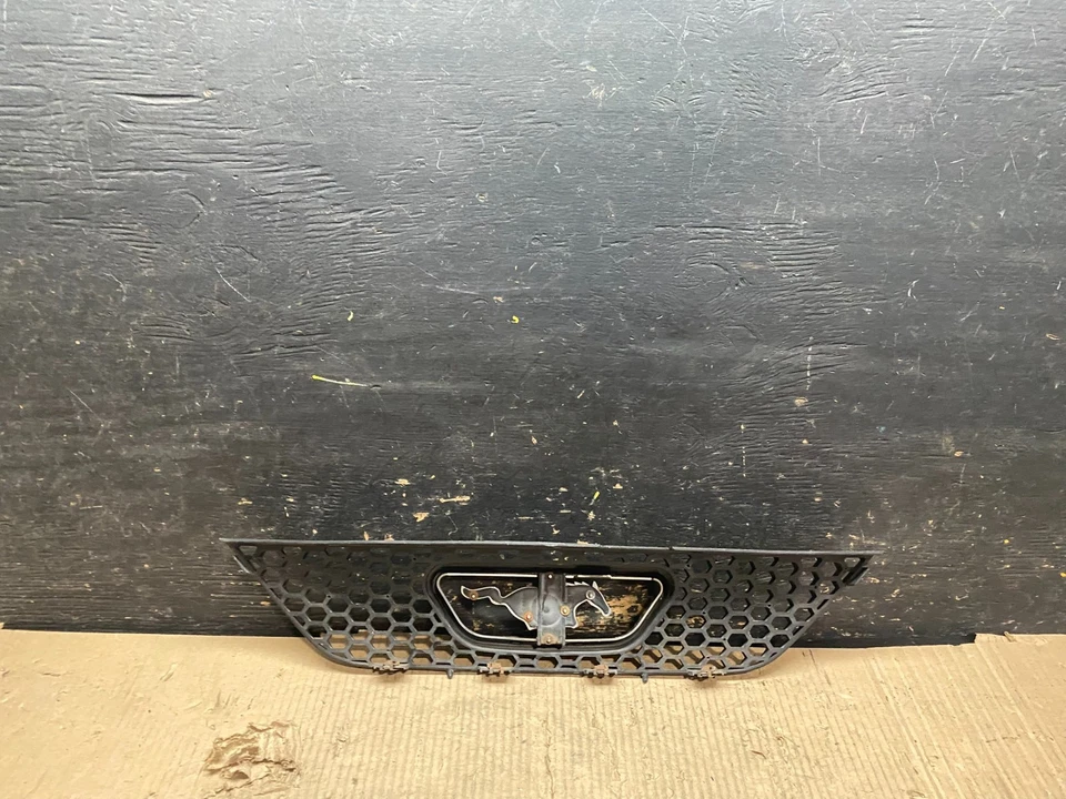 Parrilla delantera superior Ford Mustang 1999 a 2004 OEM V4178 DG Foto 4 de 4