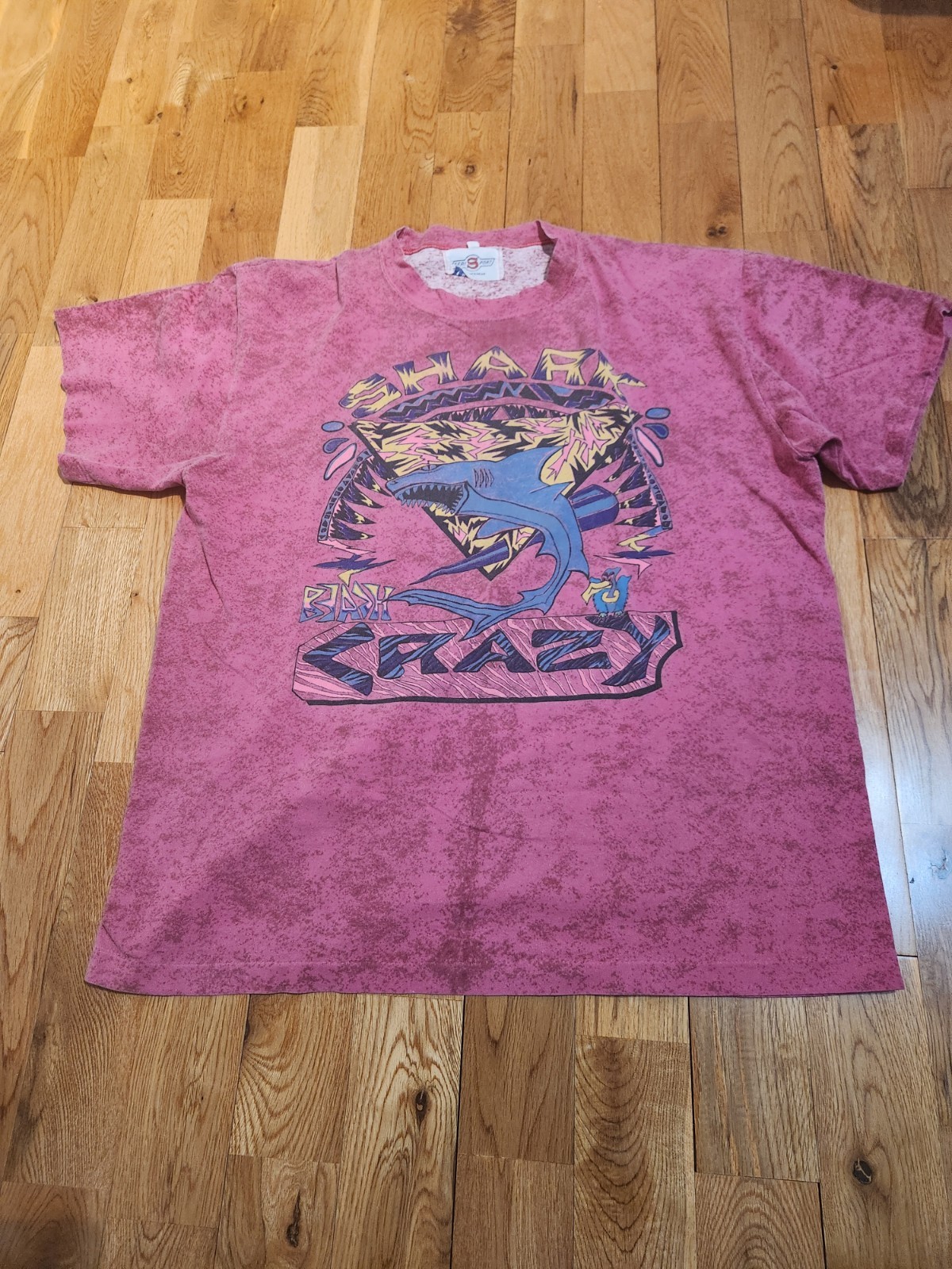 Camiseta de surf Shark Crazy roja XL vintage años 90 para hombre