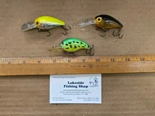 LOT OF 3 VINTAGE CRANKBAIT FISHING LURES STORM & BOMBER BRANDS
