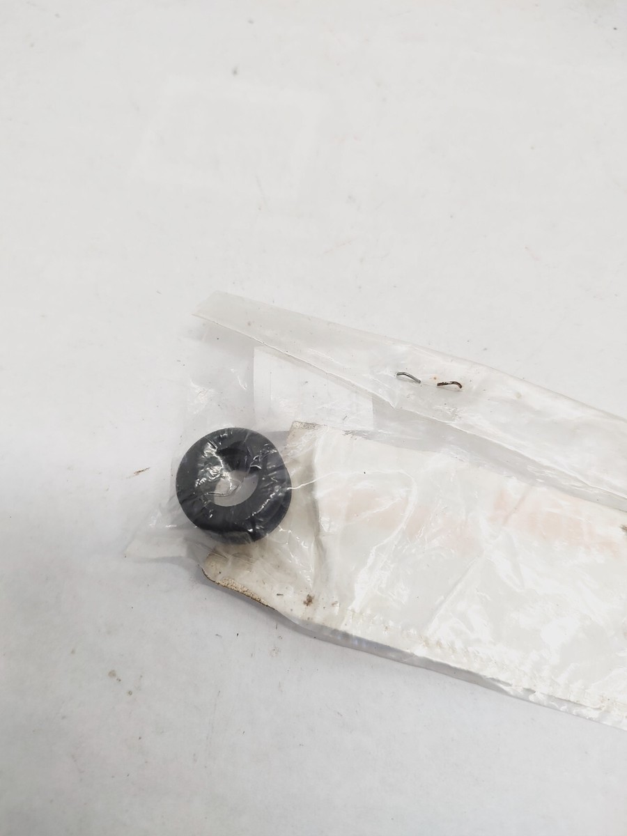 Genuine OM Yamaha 90480-14003 Grommet NOS | eBay