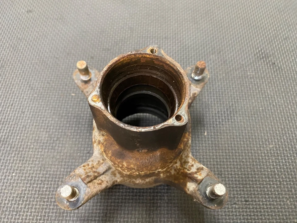 Polaris Magnum Scrambler Sportsman Xplorer 400 500 前轮轮毂 1520182 — 第 2/3 张图片