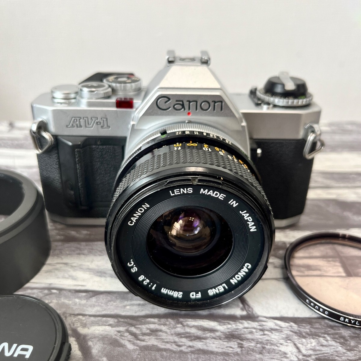 Canon AV-1 シルバー + New FD 28mm F2.8 Canon AV-1 シルバー + New FD 28mm F2.8 Canon AV-1 シルバー + New