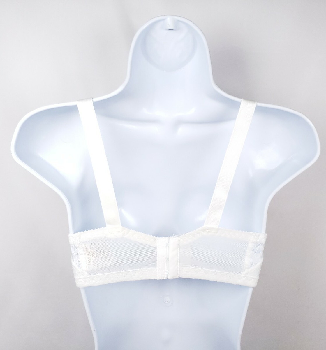 Vintage JEUNIQUE Bra Style J30 White Lace Soft Cup Br… Gem