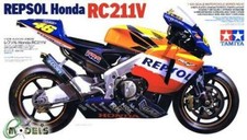 Honda Repsol Rc211v MOTOGP 2003 Rossi Tamiya 14096 1/12 for sale