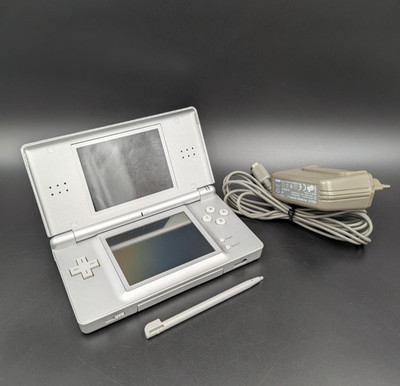Nintendo DS Lite Spielkonsole | Silber | mit Ladekabel | Top Zustand