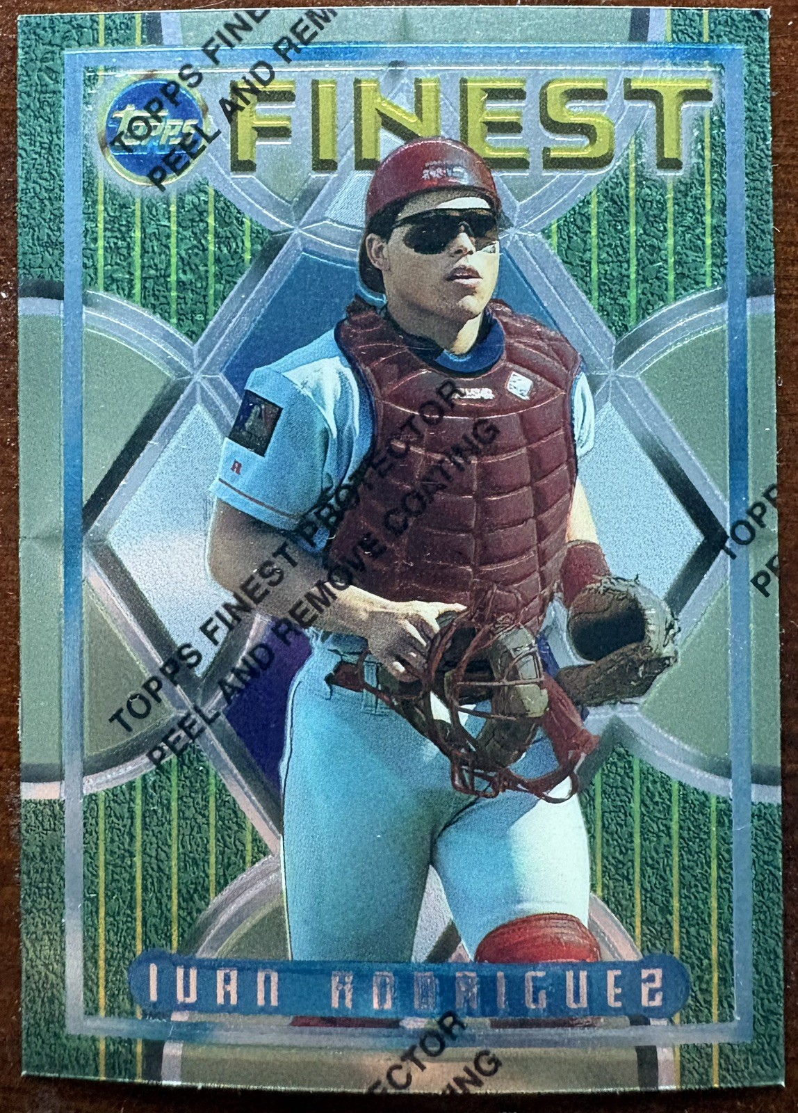 1995 Topps Finest - Ivan Rodriguez #109 Refractor- With Protection Coating