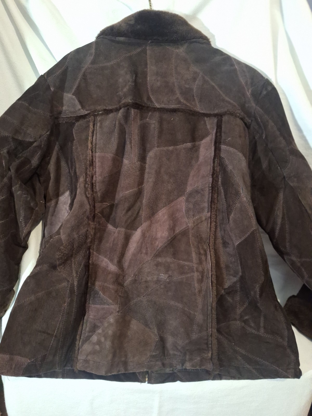 Leatherpatch Coat with fur cuffs and collar - image 2