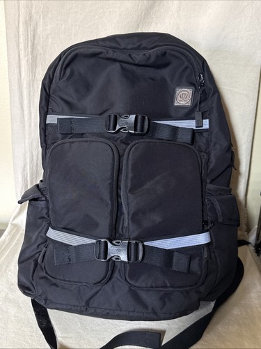 Lululemon The Wet Coast Rucksack Multi-Pocket/Riemen schwarz RAR Outdoor Wandern