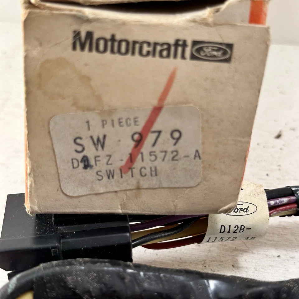 Nuevo OEM FORD D4FZ11572A 1971-75 PINTO 1975 MERCURY BOBCAT INTERRUPTOR DE ENCENDIDO NOS Foto 4 de 4