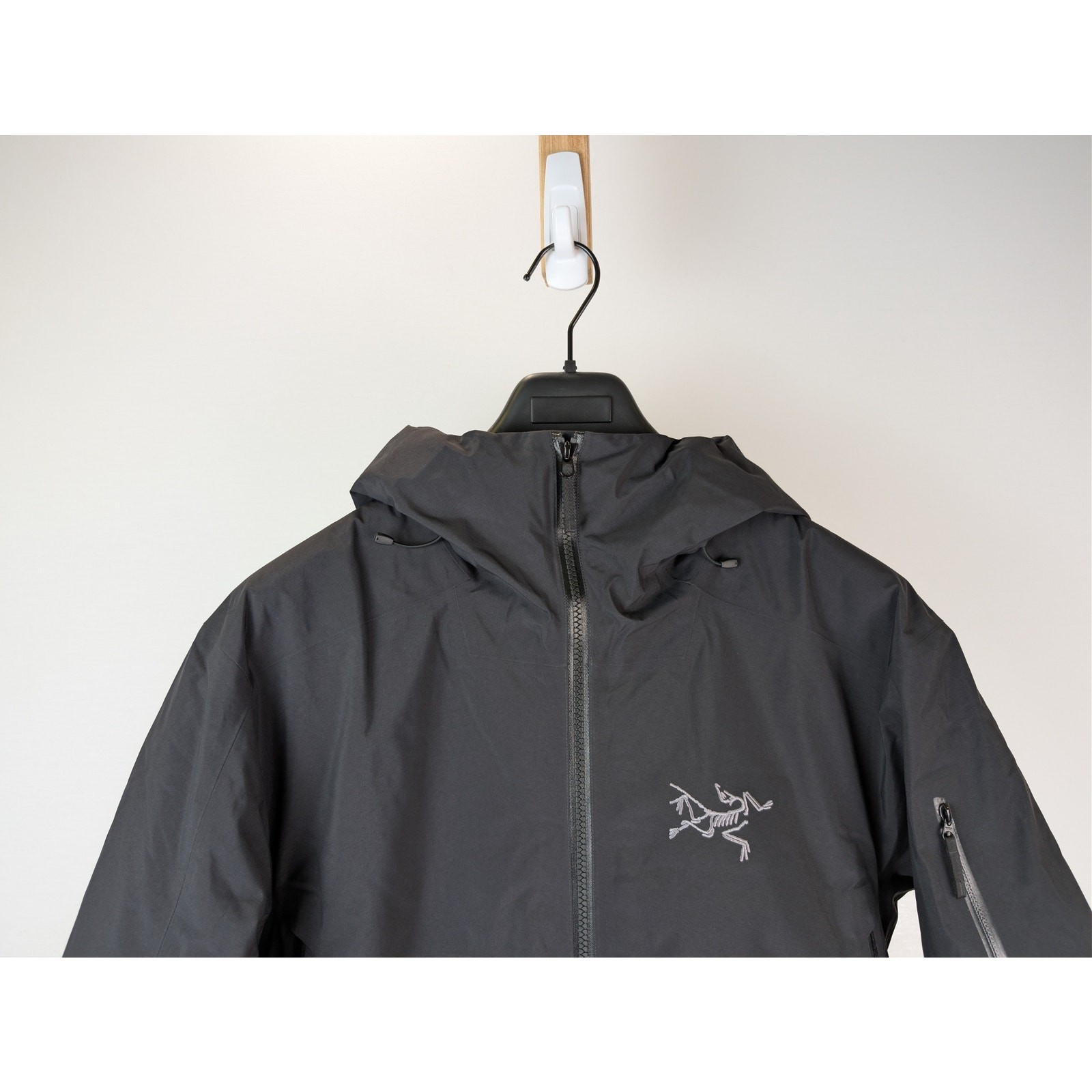 Arc'teryx Sabre Insulated Jacket in Black BNWT L image 3
