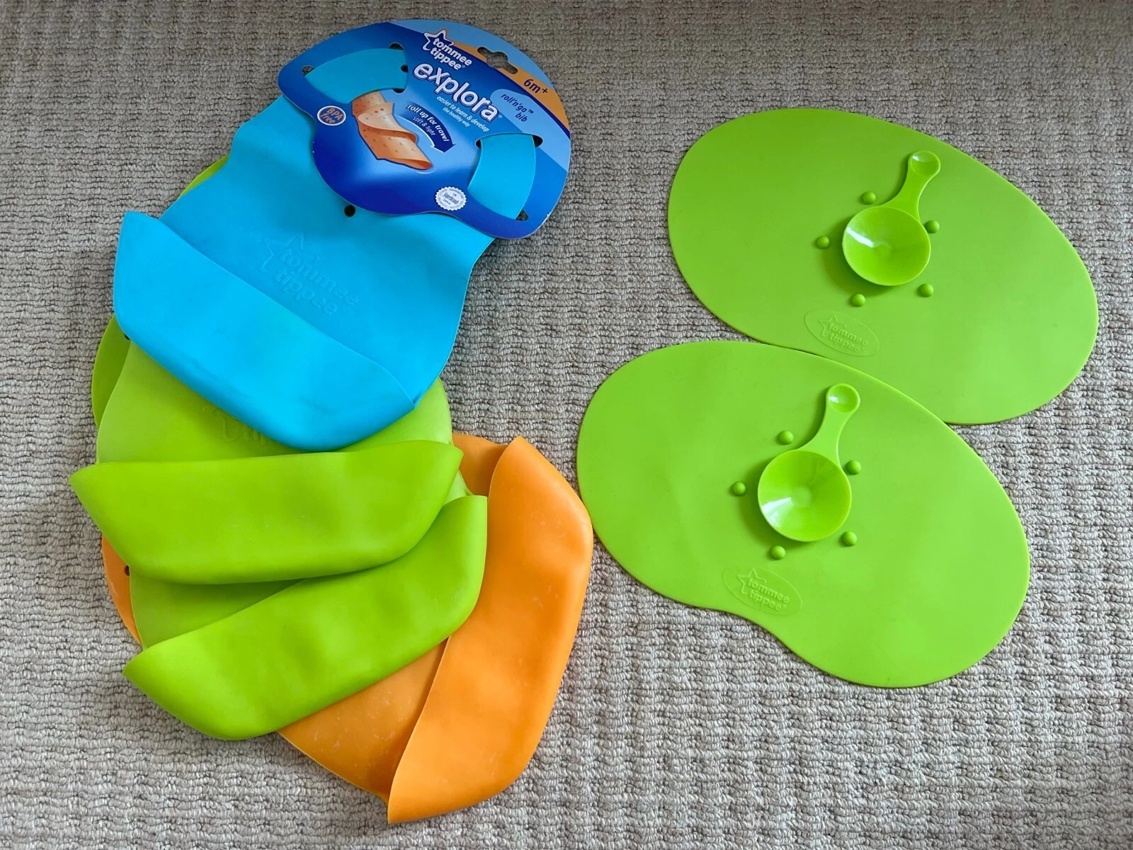 New Tommee Tippee - Explora - 5 x Roll Up Bibs & 2 x Suction Mats