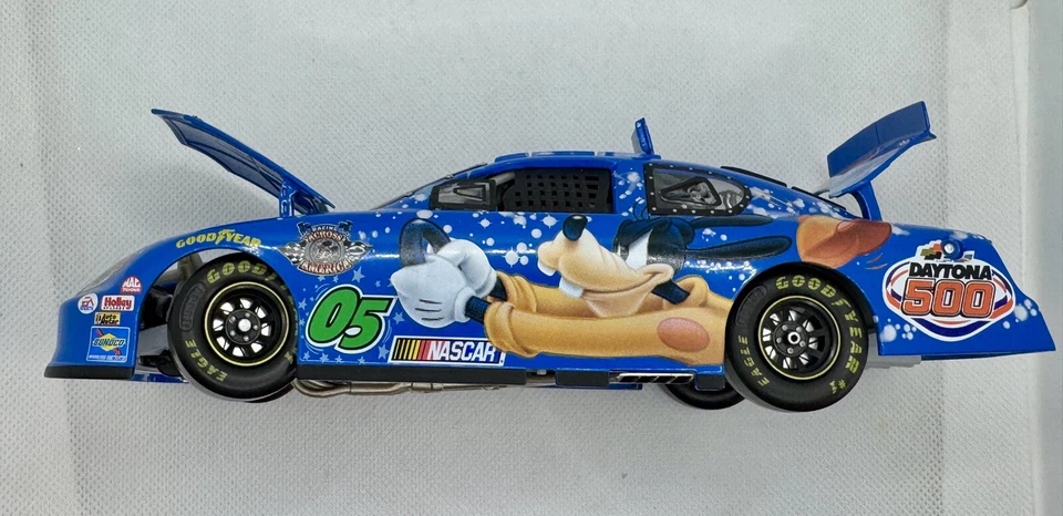 Team Caliber Preferred Goofy Daytona 500 2005 NASCAR escala 1:24 Foto 3 de 4