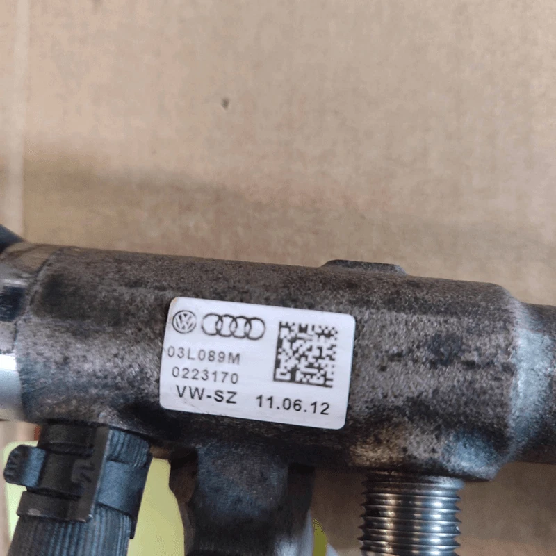 Distributore carburante  VOLKSWAGEN TIGUAN (5N) 2.0 TDI BlueMotion Tech. SUV - Immagine 4 di 4