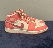 Air Jordan 1 Mid GS "Valentine's Day" | Size 7Y |