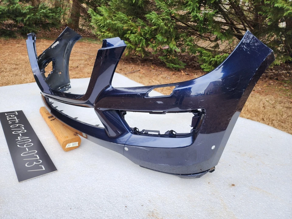 Cubierta del parachoques delantero Mercedes-Benz GL350/GL450/GL550 2013-2016. OEM. SIN ENVÍO. Foto 3 de 4