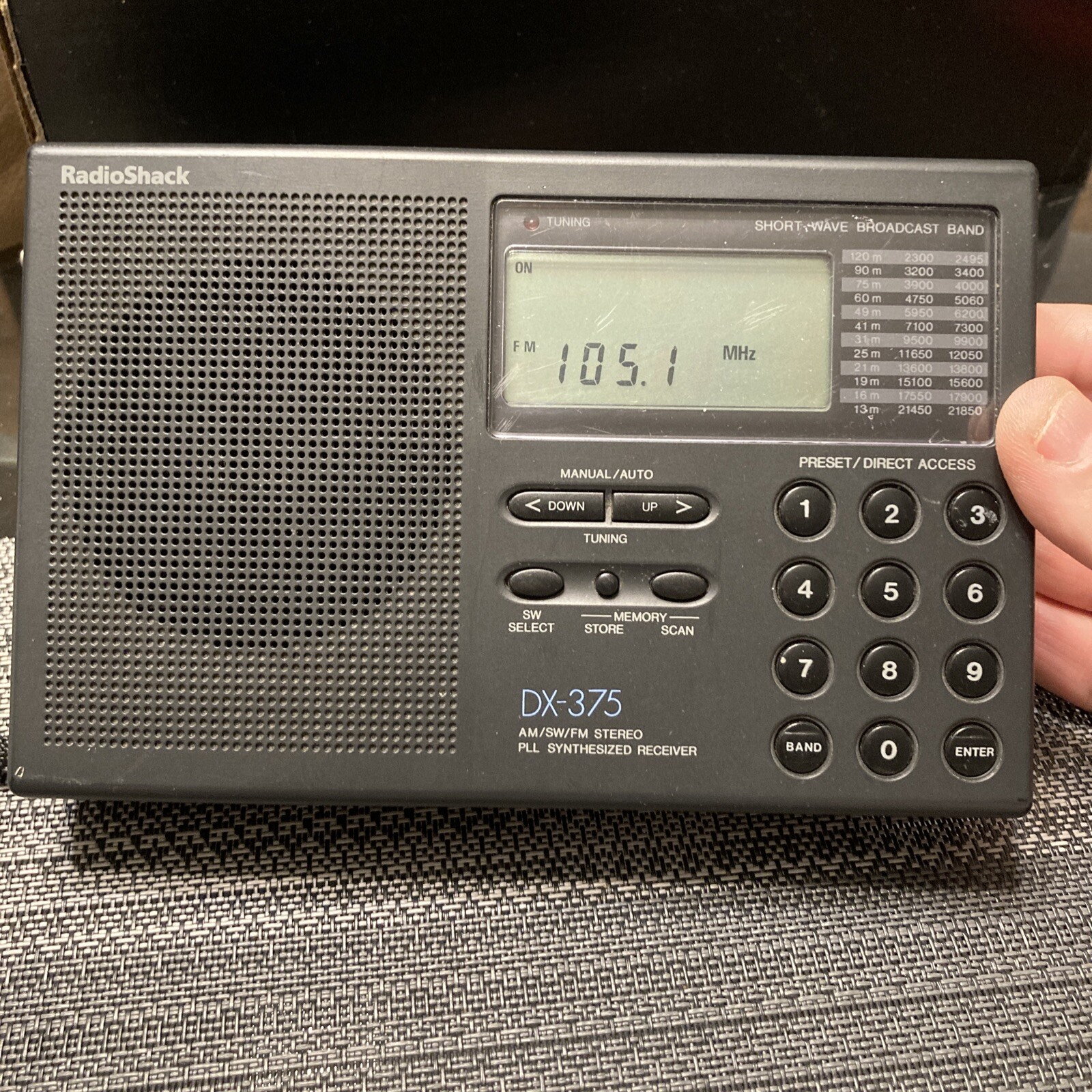 Radio Shack DX375 AM/FM Stereo Short Wave SW/PLL Synthesized Receiver