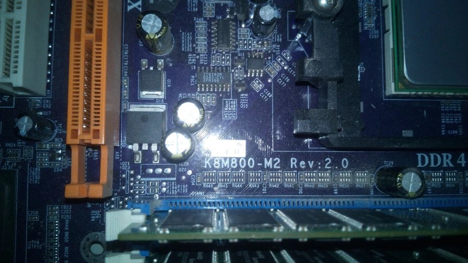 Placa base ECS K8M800-M2 + AMD Sempron 3000+ a 1.8 ghz sock754 + 2 Gb ddr400 - Imagen 3 de 4