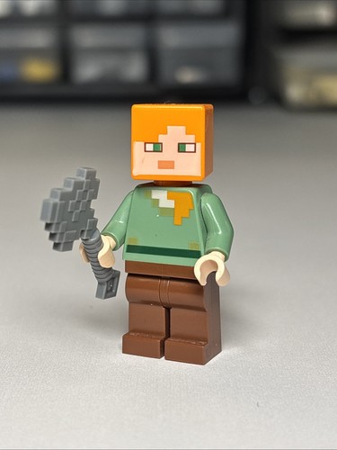 LEGO Minecraft Alex Minifigure (min017) With Random Accessory