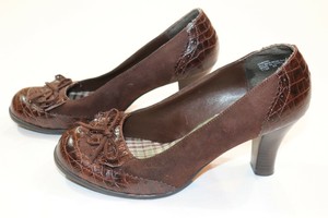 brown pumps size 11