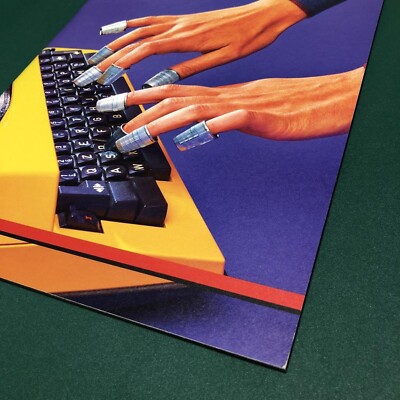 【美品】TOILETPAPER MAGAZINE N°9 - FEBRUARY TOILETPAPER MAGAZINE N°9 FEBRUARY Maurizio Cattelan