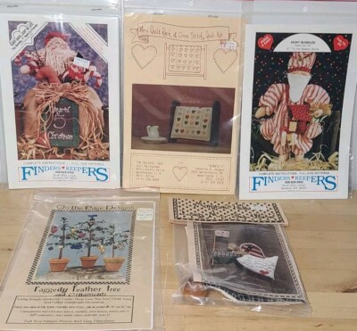 Lot of Vtg Primitive Folk Art Fabric Craft Patterns Santa Dolls Ornaments Angel