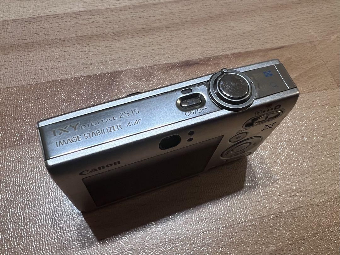 Canon IXY 25 IS 10MP Compact Camera LCD Screen Scratches