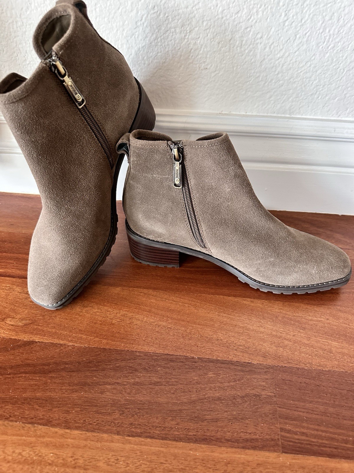Blondo Waterproof Sawyer Light Brown/Taupe Suede Bootie Size 8.5 B7309 NWTs