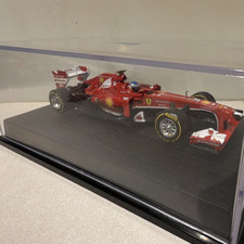 HotWheels Ferrari F138 Fernando Alonso 1:43 Scale Formula 1 with DisplayCase1996