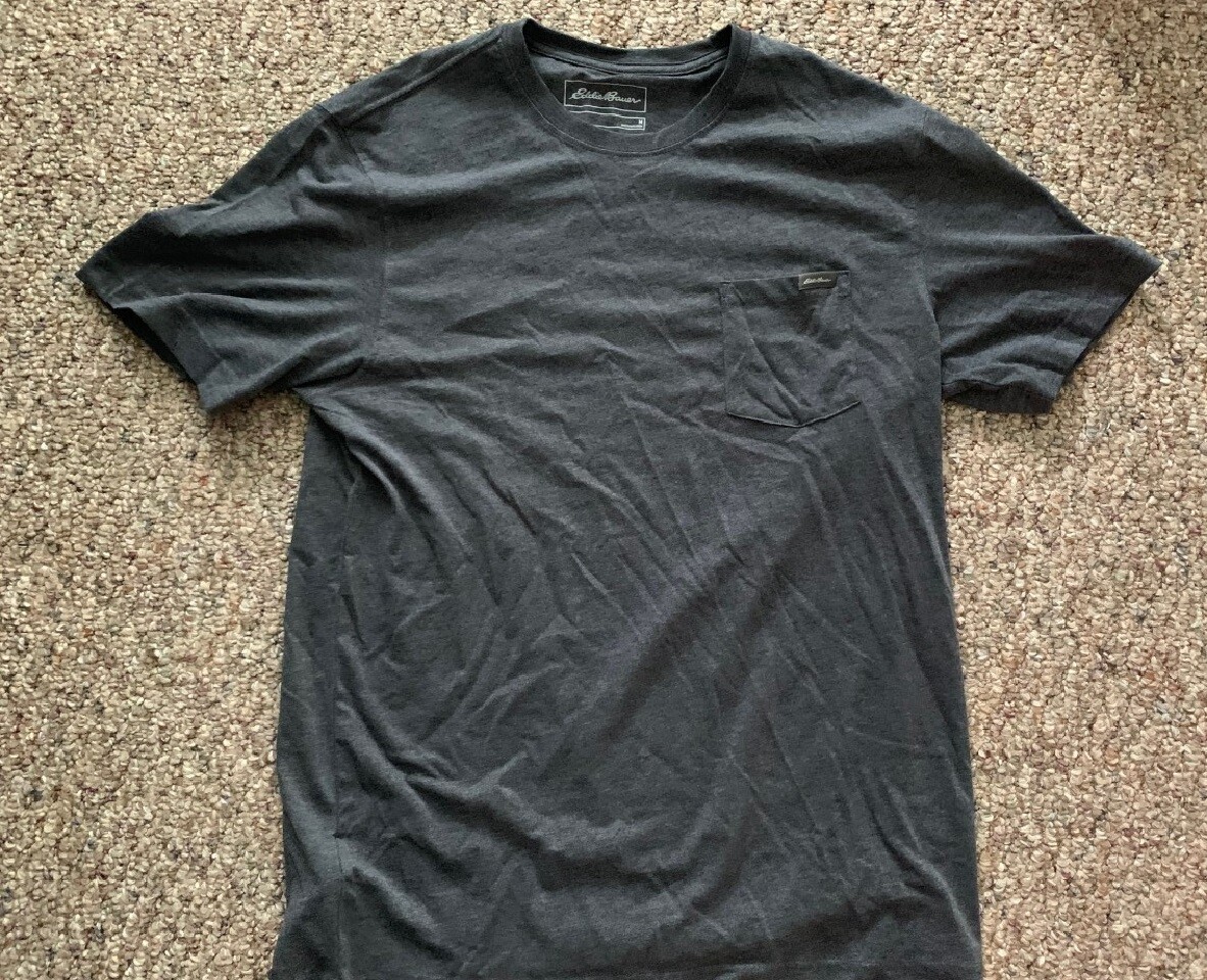 Футболка Eddie Bauer с рисунком и карманом 3990₽