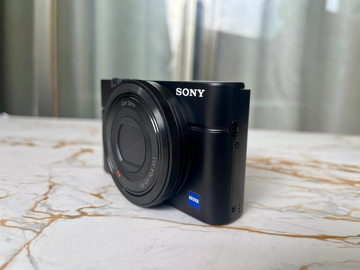Sony Cyber-Shot DSC-RX100 20.1 MP Compact Digital Camera w