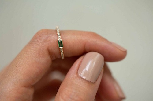 Natürlicher Smaragd Und Diamanten Edelstein Damen Ewigkeit Ehering 10k Gelbgold - Bild 4 von 4