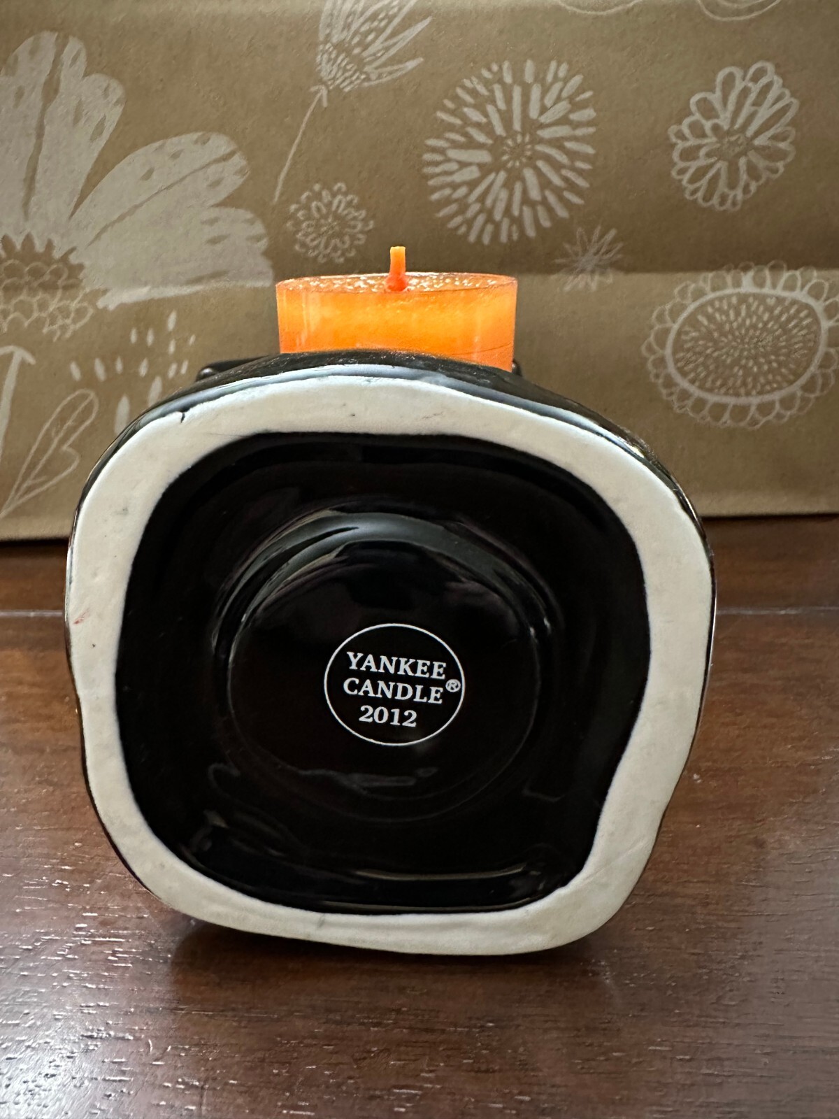 Yankee Candle Haunted Halloween House Tea Light Holder and Trick or Treat Candle