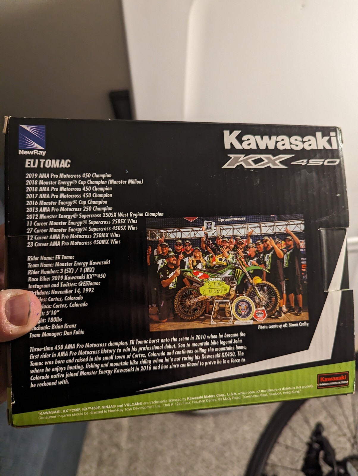 NEW RAY 58113 KAWASAKI KX 450 DIRT BIKE 1/12 ELI TOMAC #3 GREEN