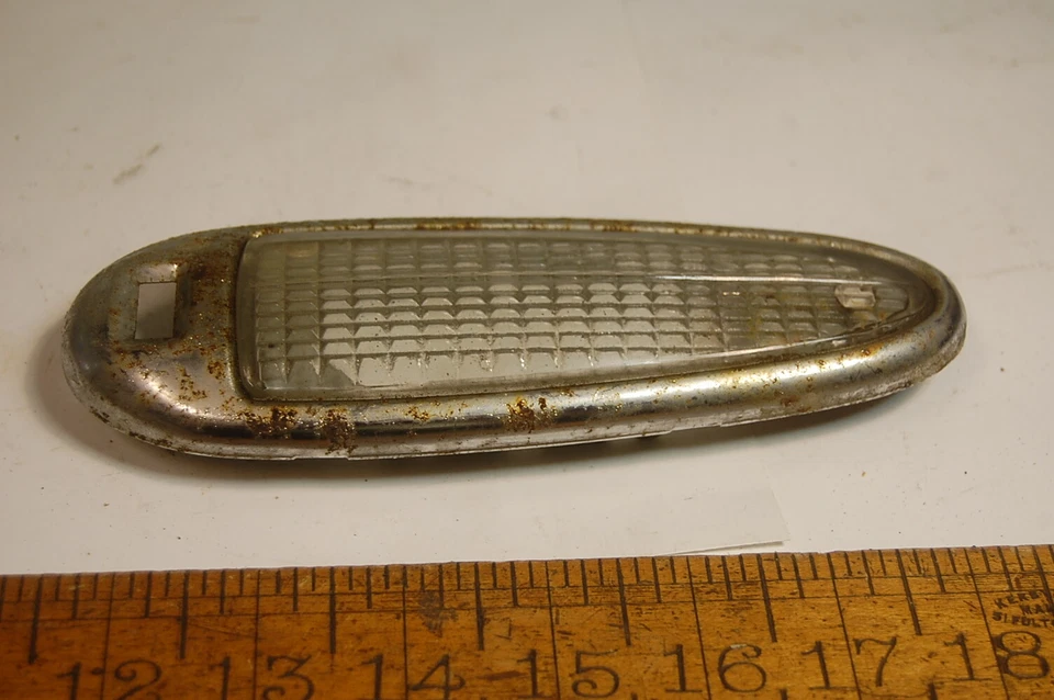 54 STUDEBAKER COMMANDER interior light lens - Image 2 of 3