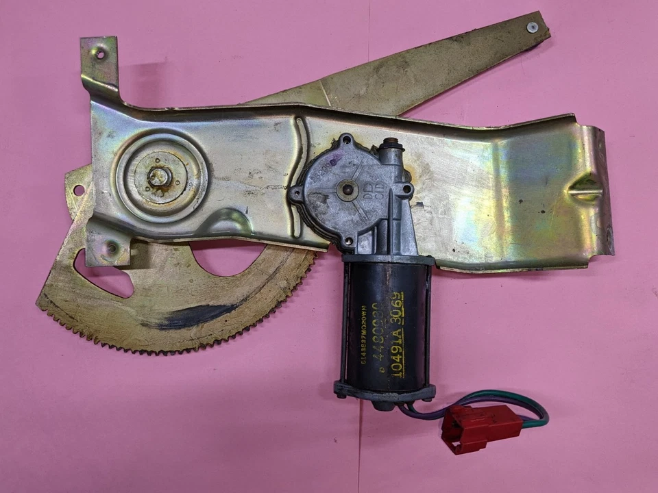 Conjunto de motor ventana eléctrica derecha convertible Chrysler Lebaron 87-95 4658344  Foto 2 de 2