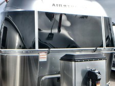 2026 Airstream Classic 33FBT