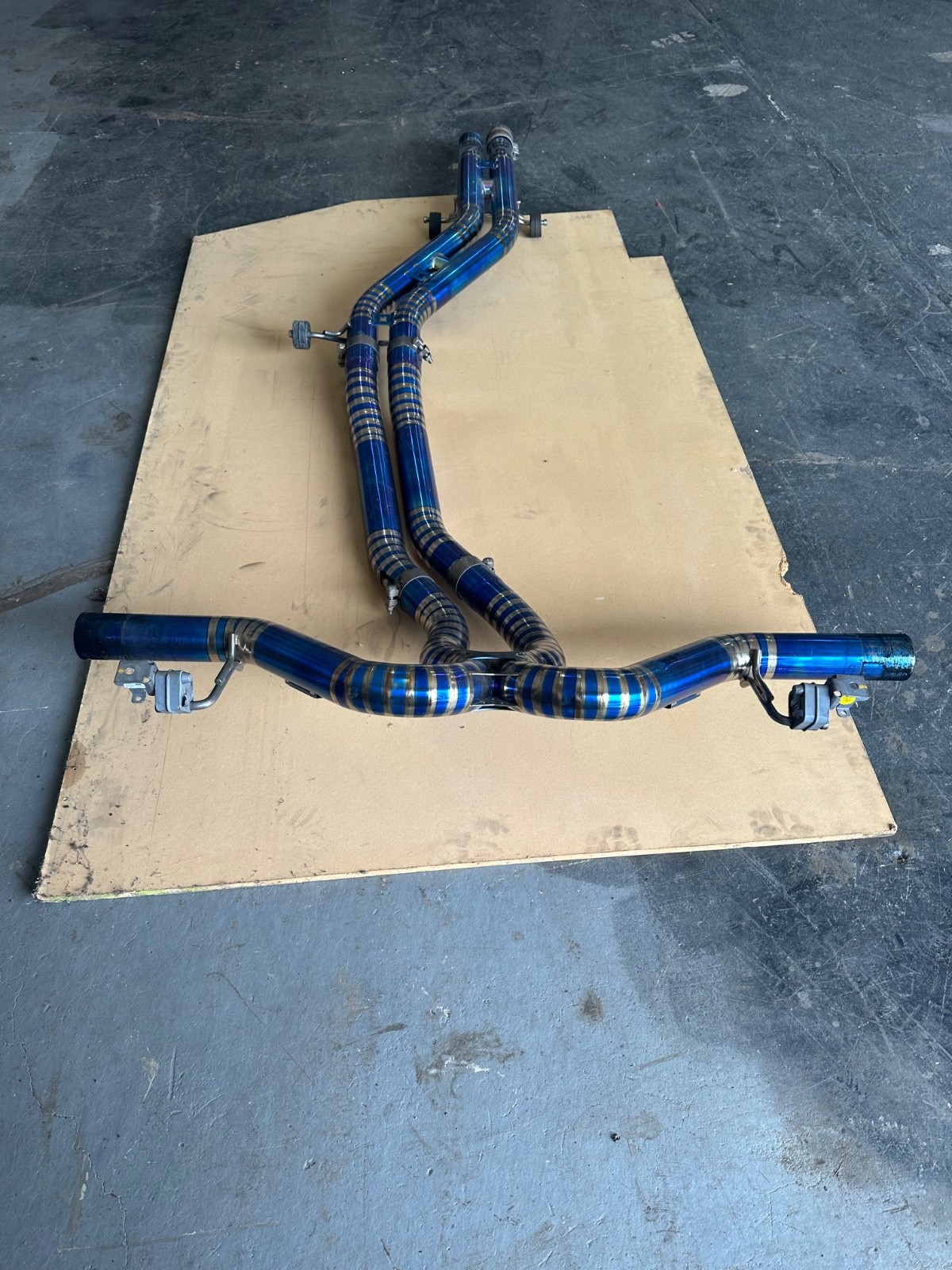 Lamborghini Urus Ryft titanium straight pipe exhaust