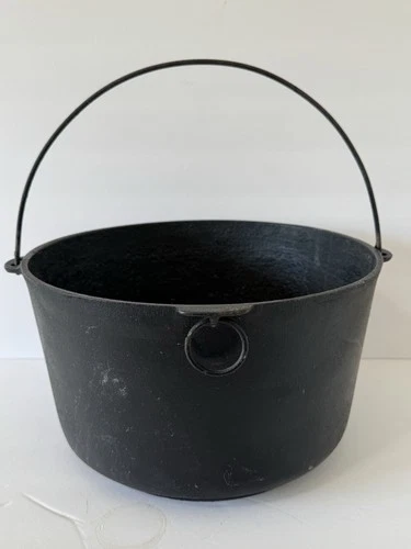 Wagner Sidney O Cast Iron  Pot Handle Antique Kettle 12” Fire Ring Bottom