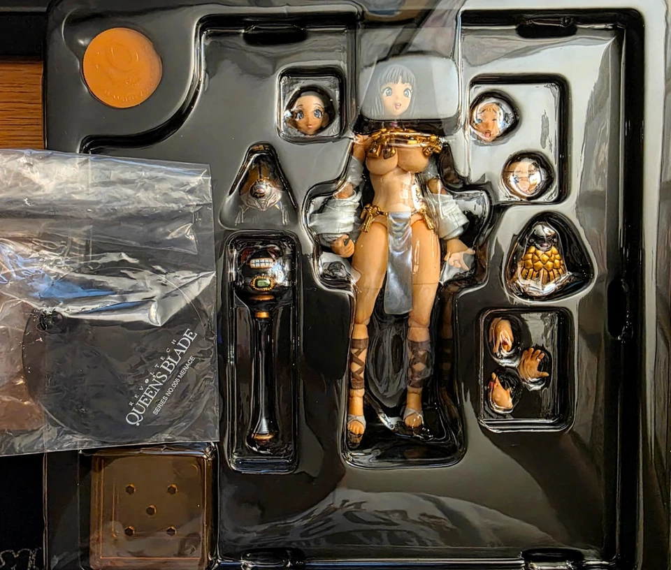 Figura de acción de anime Kaiyodo Queen's Blade Menace Legacy of Revoltech (QB-006) Foto 4 de 4