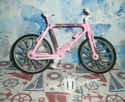 Barbie´s and Friends Bicycle with white protective helmet