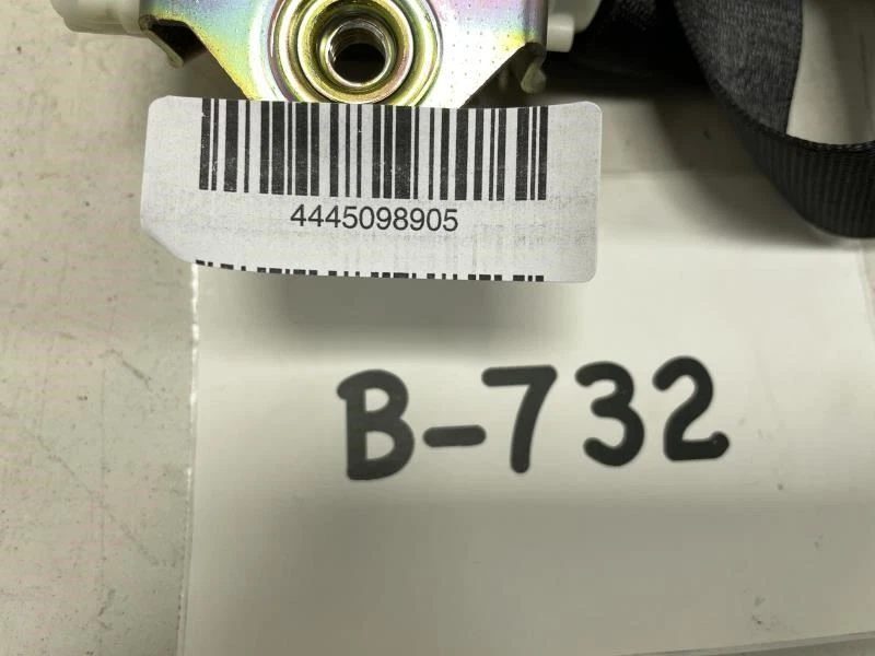 BMW X3 E83 2005 retractor de cinturón de seguridad del lado del pasajero delantero derecho OEM+ Foto 2 de 4