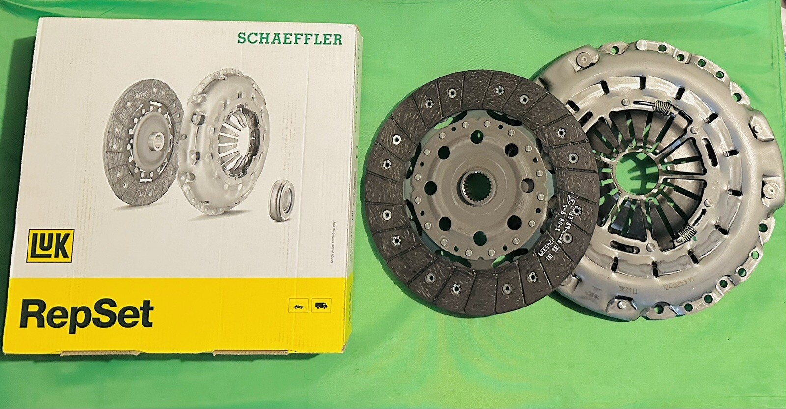For 2004-2008 Chrysler Crossfire 3.2L Luk Clutch Disc, Pressure Plate