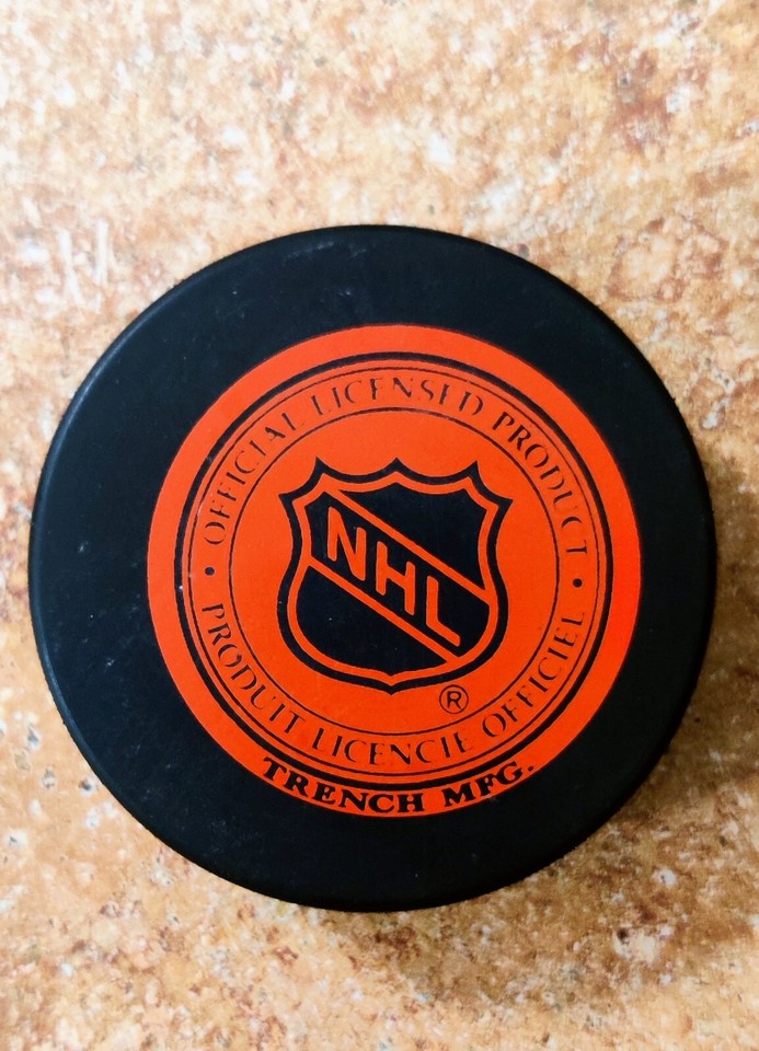 PHIL ESPOSITO and TONY ESPOSITO TAMPA BAY LIGHTNING SIGNED PUCK W/CASE