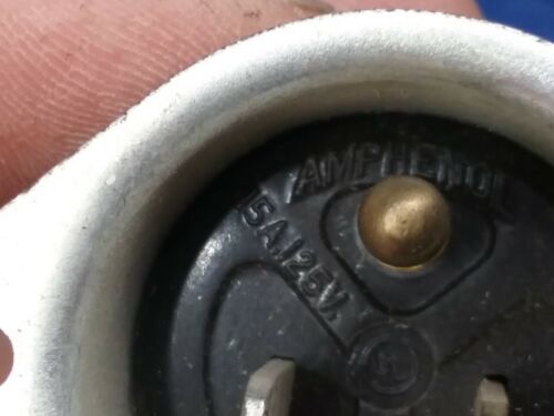 1 NOS ANFENOLO SPINA AC ingresso flangiato presa a terra 15A @ 125V - Foto 3 di 6