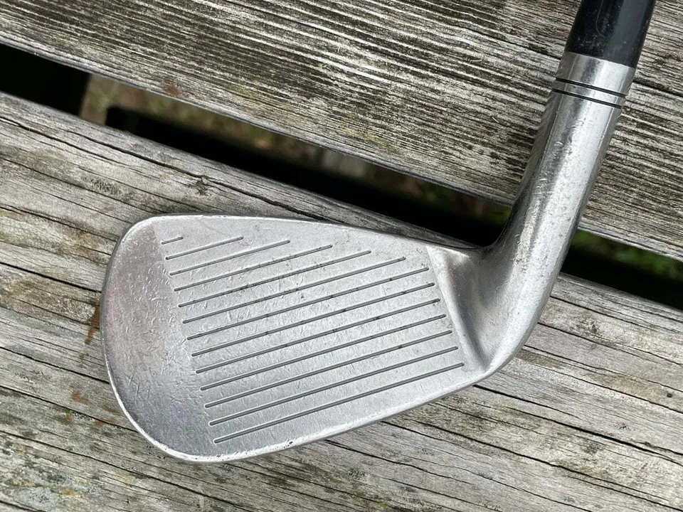 Titleist 735•CM Forged 8 Iron DG R300 Regular Flex Shaft Golf Pride M580 Grip - Image 3 of 4