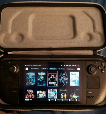Steam Deck LCD 512gb *Mint Condition* With Case