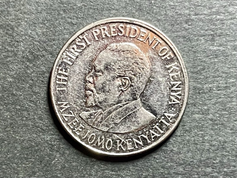 🇰🇪 Kenya 2010 1 Shilling KM#34 (Mzee Jomo Kenyatta) I Combine Shipping!