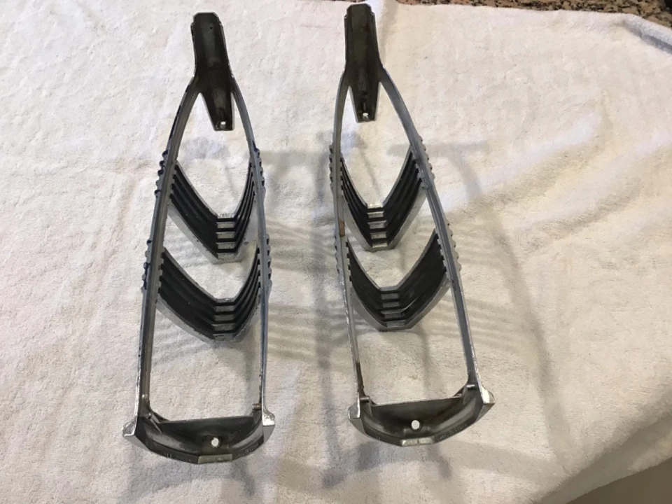 Luz trasera AMC Ambassador 1966 biseles cromados. 2 puertas, 4 puertas, convertible Foto 3 de 4