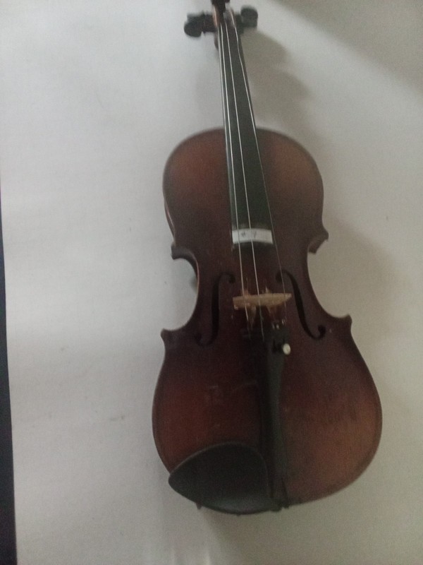 1/2 Size Vintage Violin Made In Czechoslovakia for Repair Nice Flamed Back